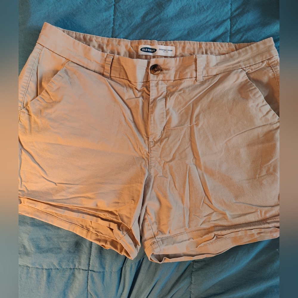 Old Navy Everyday Short, Khaki, Mid Rise, 5in Inseam, Size 14